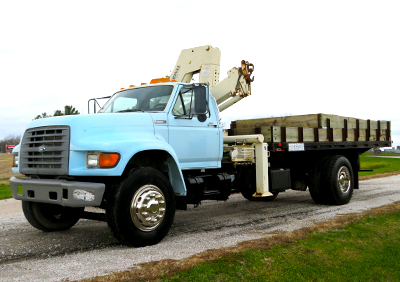 Ford F800 crane truck